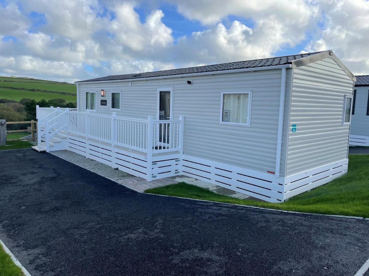3-Bedroom Holiday Home With Valley Views New Quay Esterno foto