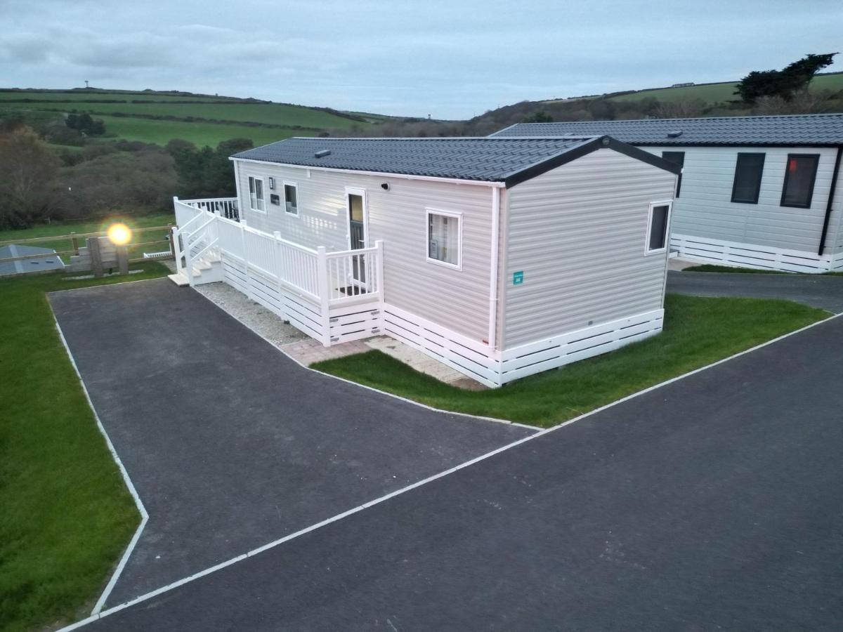 3-Bedroom Holiday Home With Valley Views New Quay Esterno foto