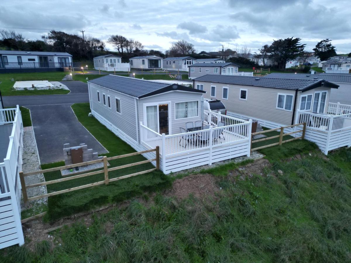 3-Bedroom Holiday Home With Valley Views New Quay Esterno foto