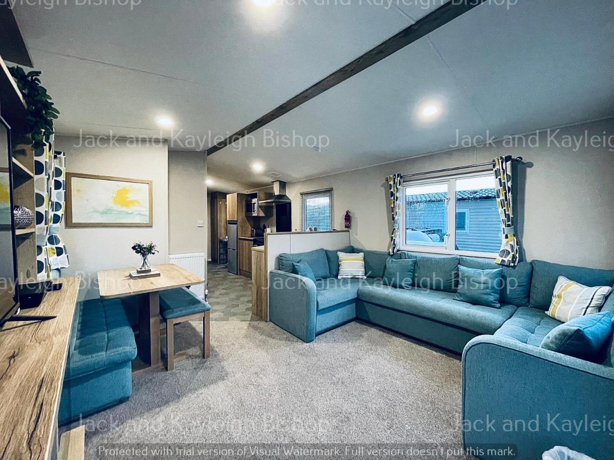 3-Bedroom Holiday Home With Valley Views New Quay Esterno foto