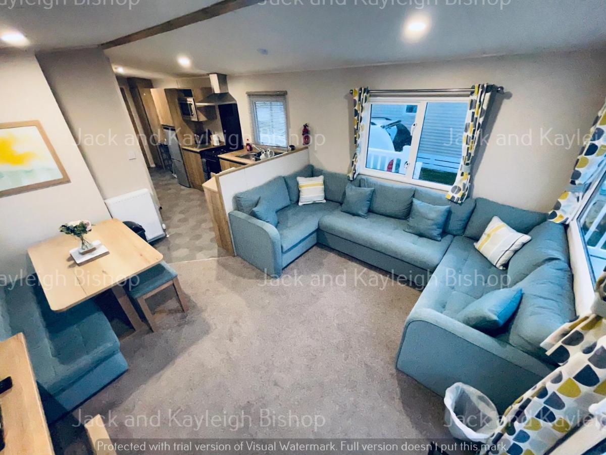 3-Bedroom Holiday Home With Valley Views New Quay Esterno foto