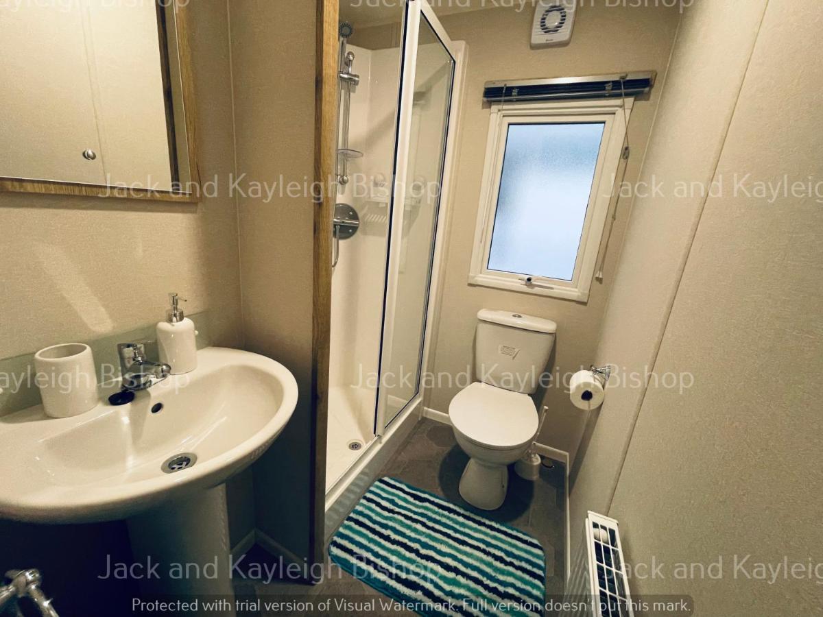 3-Bedroom Holiday Home With Valley Views New Quay Esterno foto