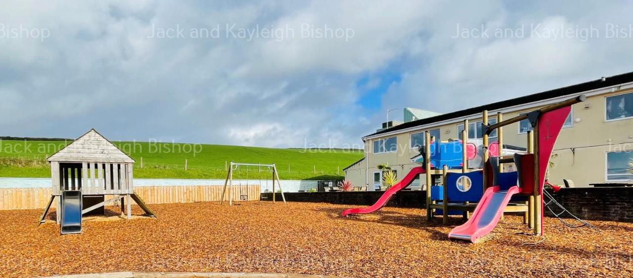 3-Bedroom Holiday Home With Valley Views New Quay Esterno foto